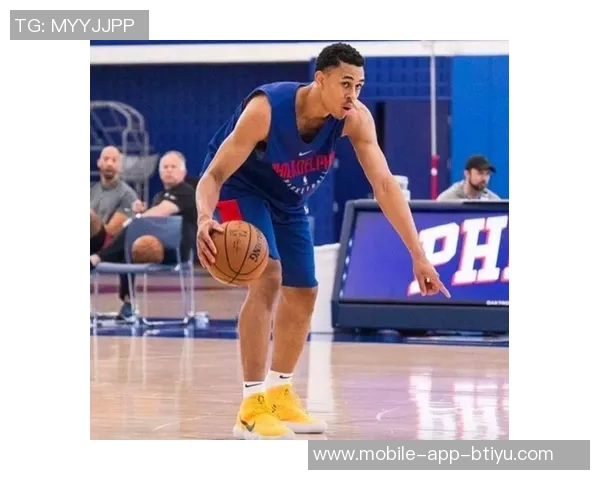 比尔遭遇伤病困扰休赛期膝盖手术本季上场时间受限情况堪忧